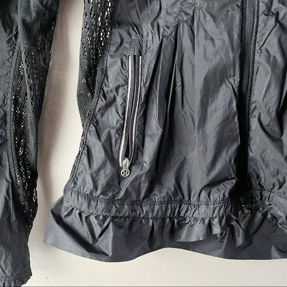 LULULEMON | Run Wild Jacket Mesh Windbreaker Black Size 4 - Picture 8 of 11